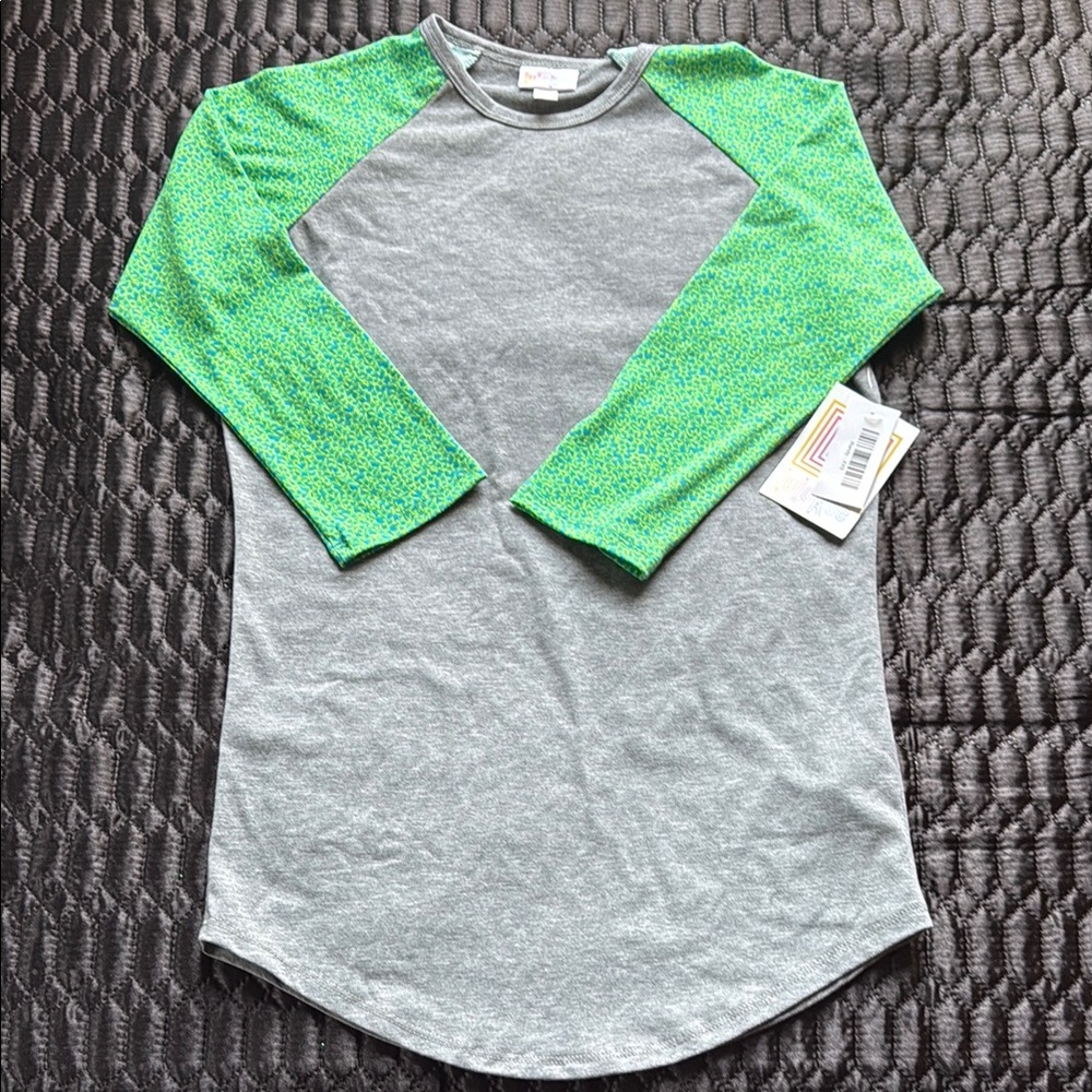 LuLaRoe Green Star Pattern Top
